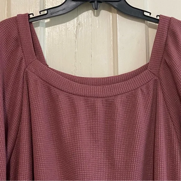 Feminine Blouse with Long Sleeves, sweatshirt‎ size 2XL - Picture 6 of 10